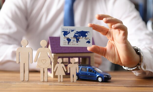 Navigating The World Of Insurance: Tips For Choosing The Right Policy